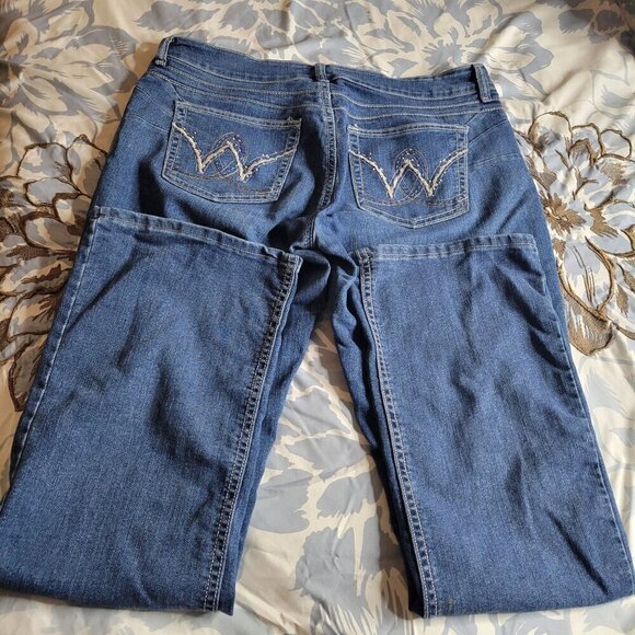 Wrangler Blue Jeans - Size 13/14 x 34 - Picture 6 of 13